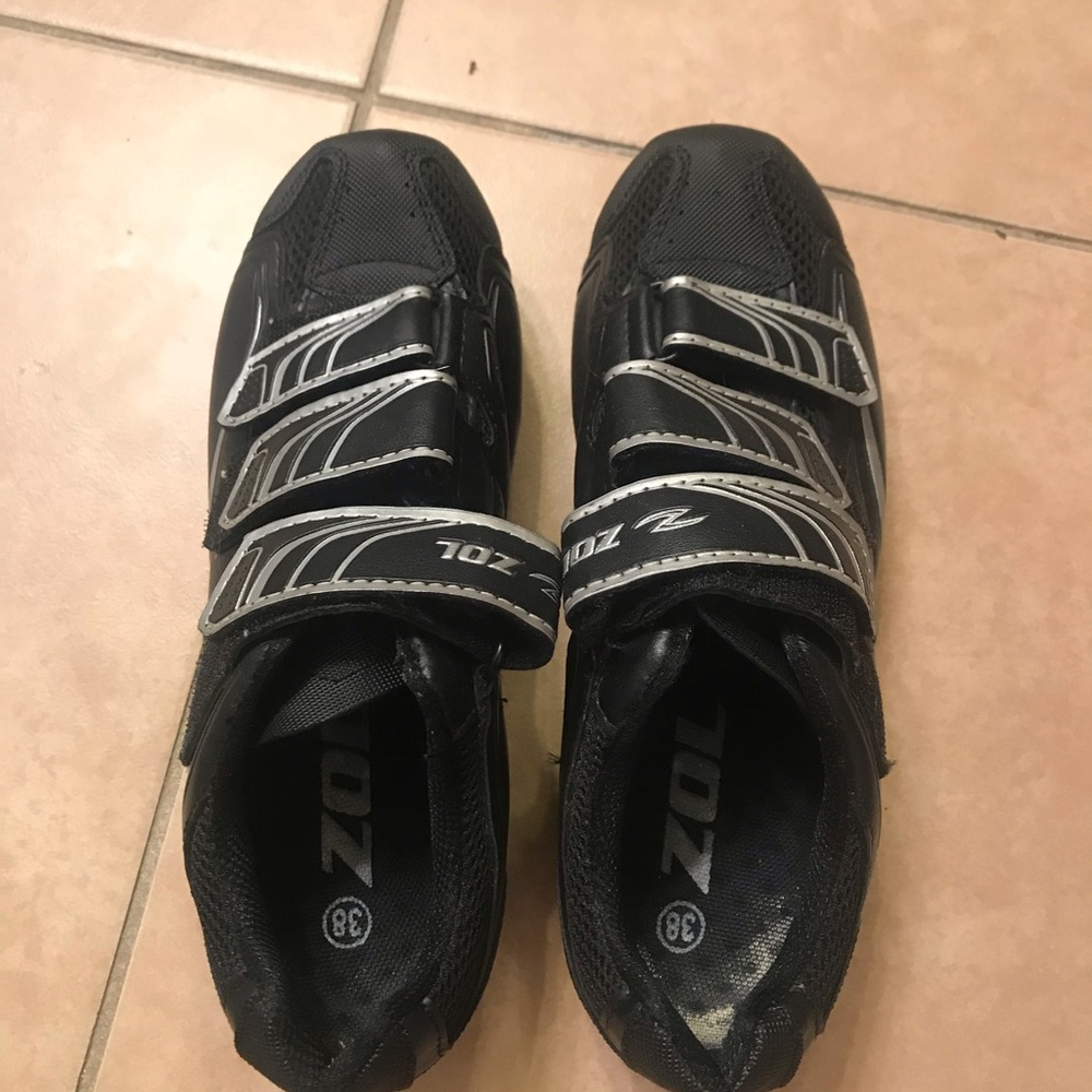 Zol spinning shoes with cleats! Worn twice!